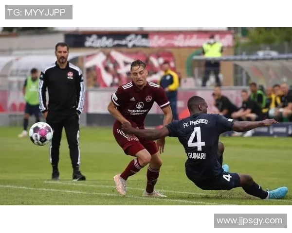 8月25日菲尔特迎战帕德博恩两队争夺关键积分的精彩对决